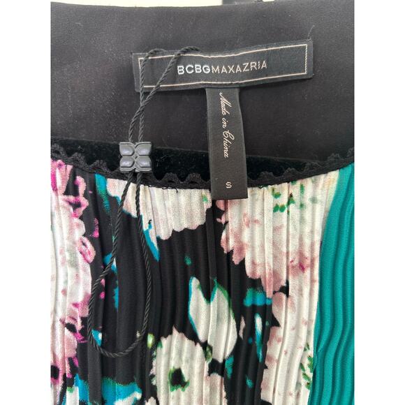 BCBG Maxazaria Dress- size Small- Pleated, with belt, long sleeve, elastic waist - Picture 3 of 9